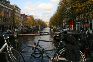 AL-Fillarit ja kanava Amsterdamissa_1