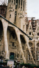 ESP-La Sagrada Familian rakentaminen jatkuu Barcelonassa 2001_1