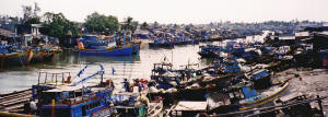 vie-phan-tietin-kalastussatamaa-2001