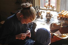 Luostarinmäen käsityöläismuseon käsityöläisiä