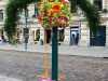 flower-arrangement-competition-in-north-espa-street-lights